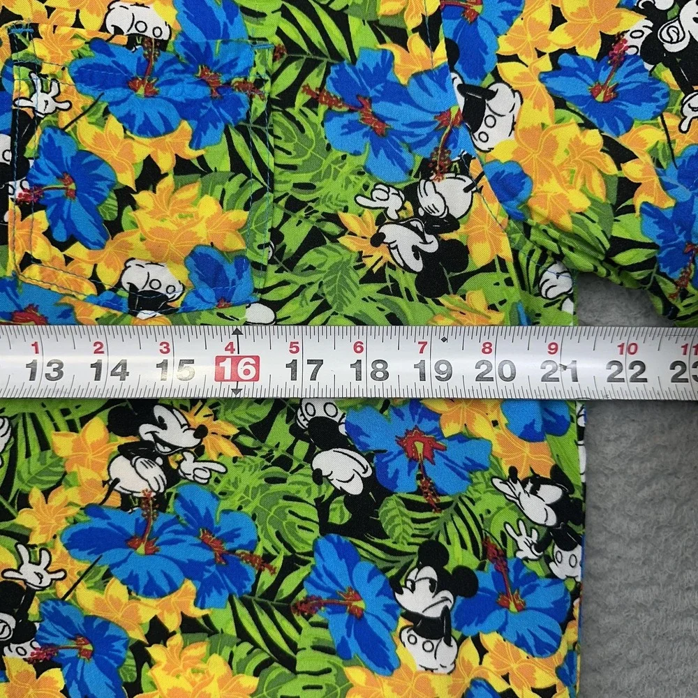 Disney Mickey Mouse Shirt Mens Medium Hawaiian Aloha Rayon Floral‎ Tropical